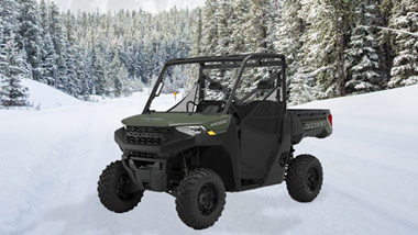 polaris side x side in the snow